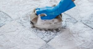 2 שיטות לניקיון הרצפה ומהי השיטה הנכונה לשוטף